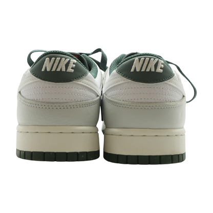 Dunk Low Retro SE Low-Top Athletic Shoes