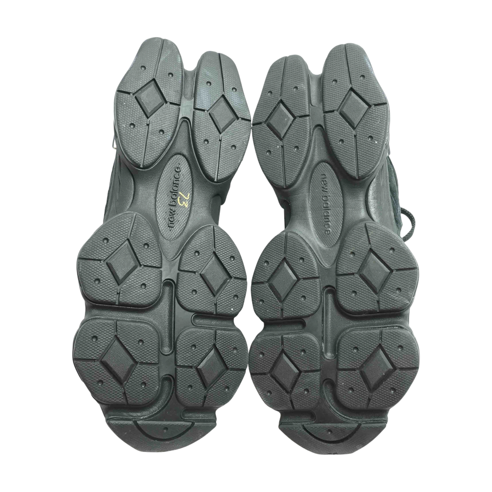 9060 Low-Top Athletic Shoes