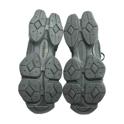 9060 Low-Top Athletic Shoes