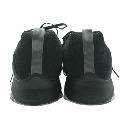 Black Low-Top Athletic Shoes