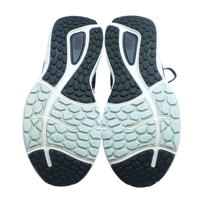 680v7 Low-Top Athletic Shoes