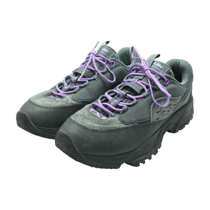 Black Low-Top Athletic Shoes