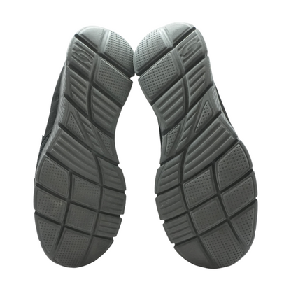 Black Low-Top Athletic Shoes