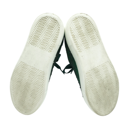 Low-Top Athletic Shoes