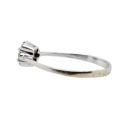 18K White Gold Round Diamond Cluster Engagement Ring