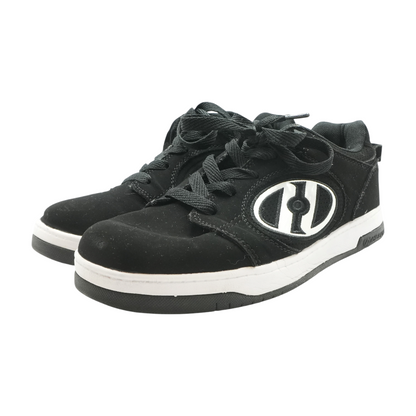Black Low-Top Athletic Shoes