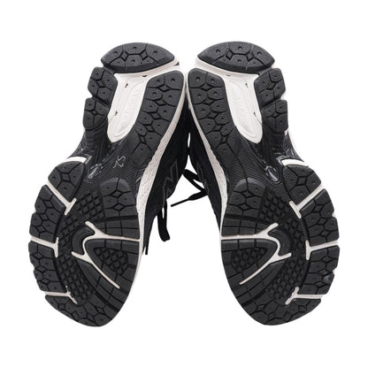 2002R Black Athletic Shoes
