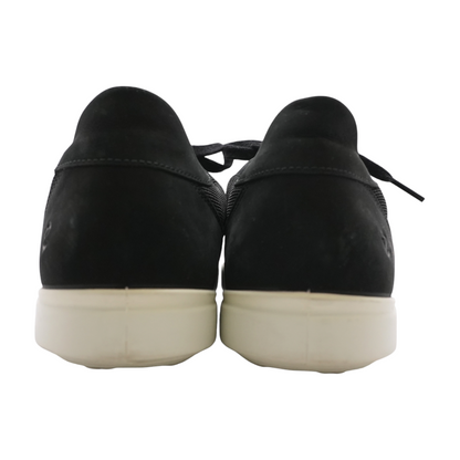 Black Low-Top Athletic Shoes