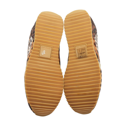 Brown Low-Top Athletic Shoes