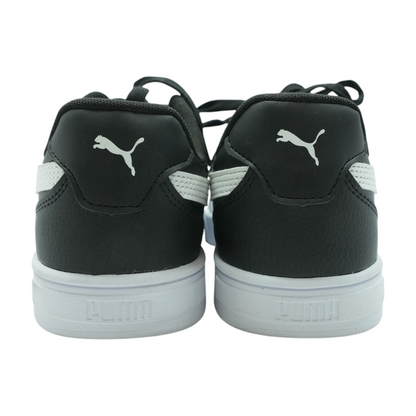 Black Low-Top Athletic Shoes