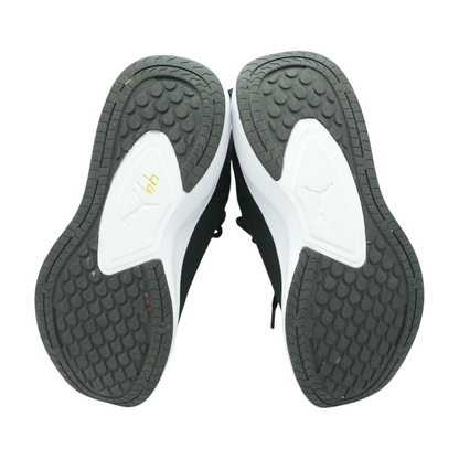 Low-Top Athletic Shoes