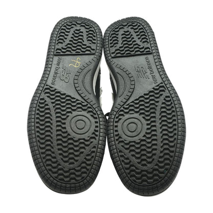 480 Black Low Top Athletic Shoes