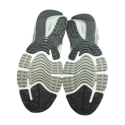 990 Low-Top Athletic Shoes