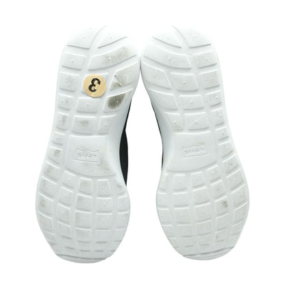 Black Low Top Athletic Shoes