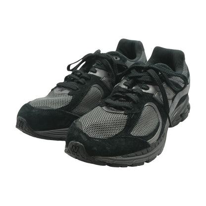 2002R Black Low Top Athletic Shoes