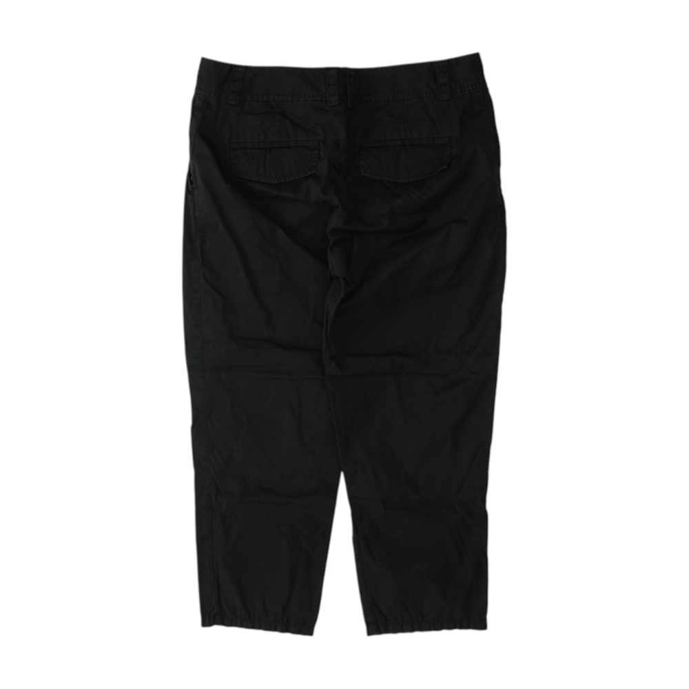 Black Solid Capris