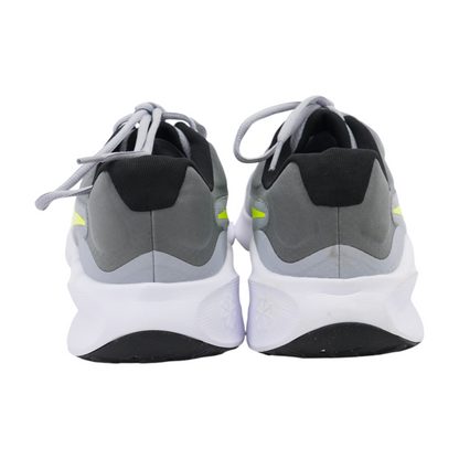 Revolution 8 Low-Top Athletic Shoes