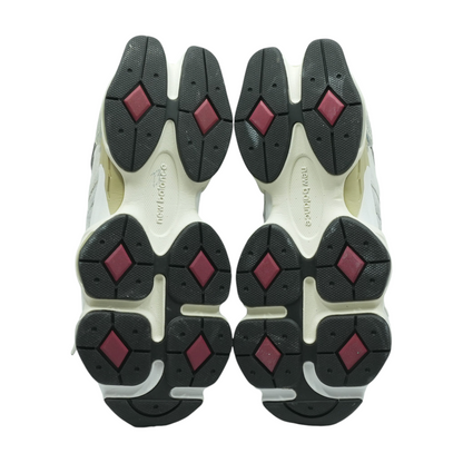 9060 Low-Top Athletic Shoes