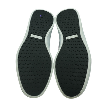 Black Low-Top Athletic Shoes