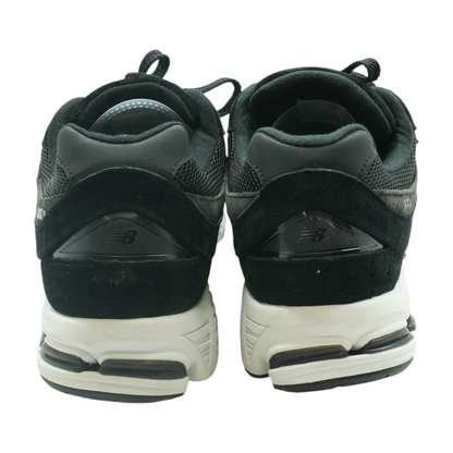 2002R Low-Top Athletic Shoes