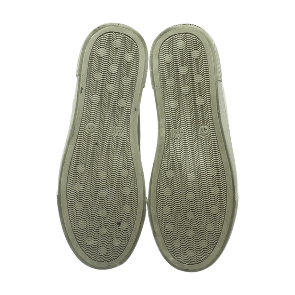 Brown Low-Top Athletic Shoes