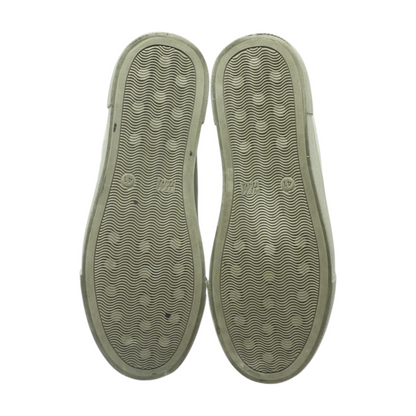 Brown Low-Top Athletic Shoes
