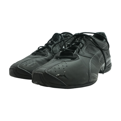 Black Low-Top Athletic Shoes