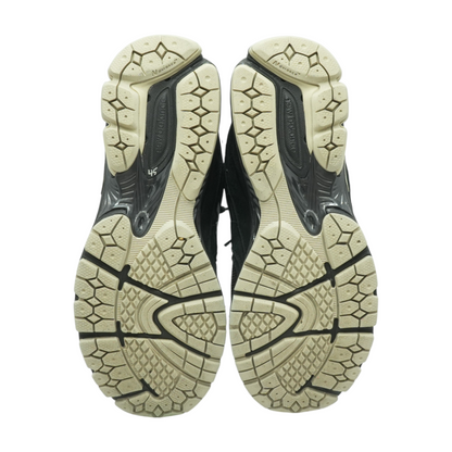 2002R Low-Top Athletic Shoes