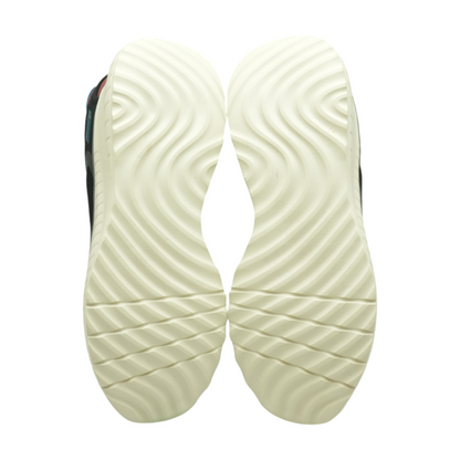 Black Low-Top Athletic Shoes