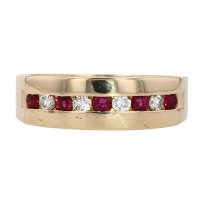 1/10 ctw 14K Yellow Gold Diamond Band