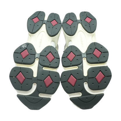 9060 Low-Top Athletic Shoes