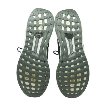 Black Low Top Athletic Shoes