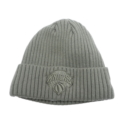 New Era Green New York Knicks Beanie – Image 1