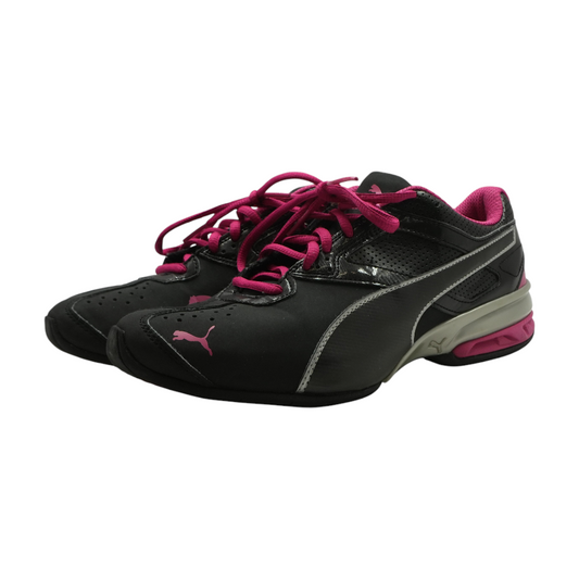 Black Low-Top Athletic Shoes