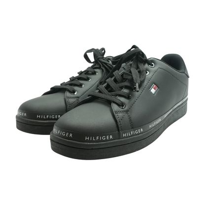 Black Low-Top Athletic Shoes