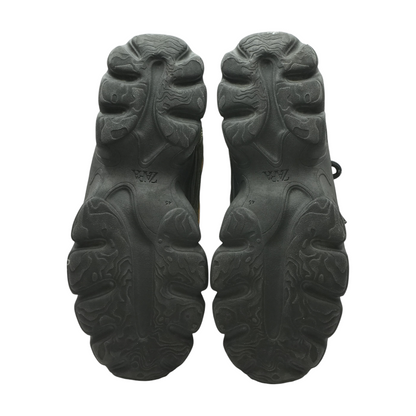 Green Low-Top Athletic Shoes