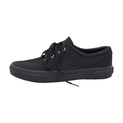 Black Low-Top Athletic Shoes