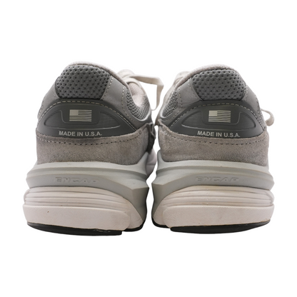 990v4 Low-Top Athletic Shoes