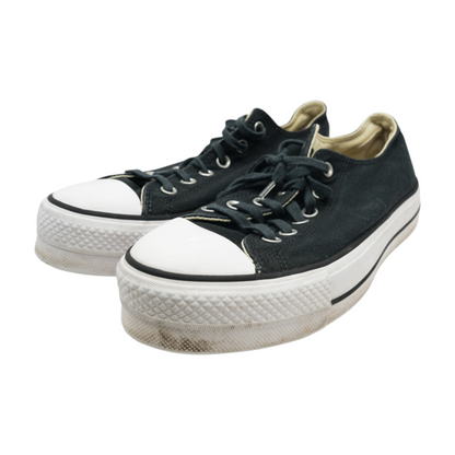 Low-Top Athletic Shoes