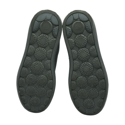 Black Low Top Athletic Shoes
