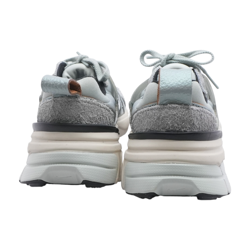 V2K Run Low-Top Athletic Shoes