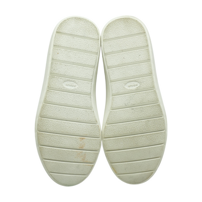 Time Off Low-Top Athletic Shoes