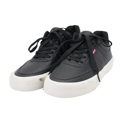 Black Low-Top Athletic Shoes