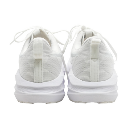NOVABLAST 5 Low-Top Athletic Shoes