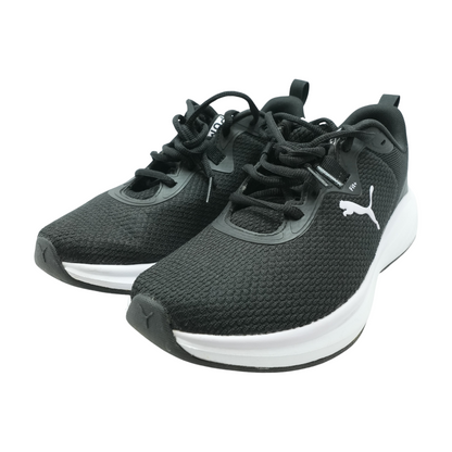 Low-Top Athletic Shoes