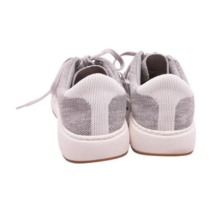 Low-Top Athletic Shoes