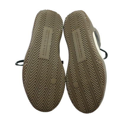 Brown Low-Top Athletic Shoes