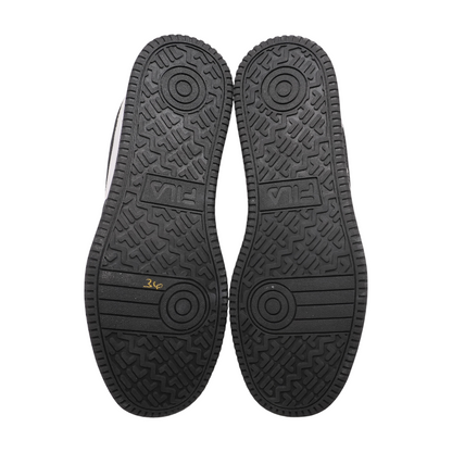 A Low Low-Top Athletic Shoes