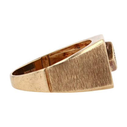 10K Yellow Gold Black Stone Fashion Ring