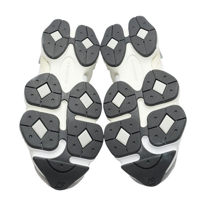9060 Low-Top Athletic Shoes